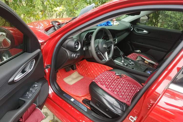 Used Alfa Romeo Giulia 2017 2.0T 200HP Luxury Edition Driver Seat