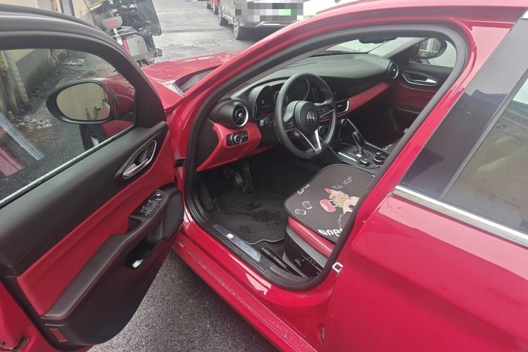 Used Alfa Romeo Giulia 2017 2.0T 200HP Luxury Edition Driver Seat
