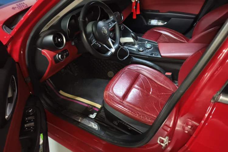Used Alfa Romeo Giulia 2017 2.0T 200HP Elite Edition Driver Seat