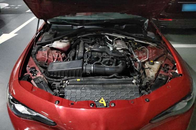 Used Alfa Romeo Giulia 2017 2.0T 280HP Milano Limited Edition Engine Bay