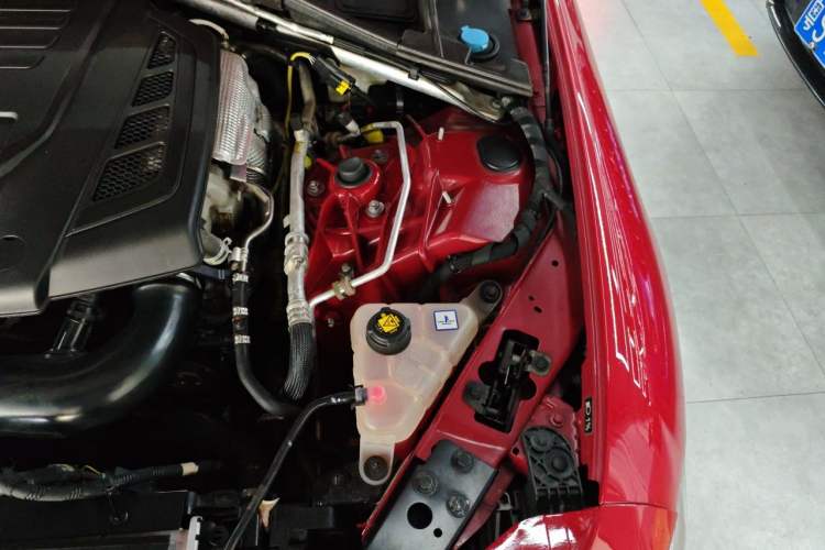Used Alfa Romeo Giulia 2017 2.0T 280HP Luxury Edition Engine Bay Left