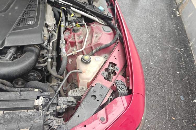 Used Alfa Romeo Giulia 2017 2.0T 200HP Luxury Edition Engine Bay Left