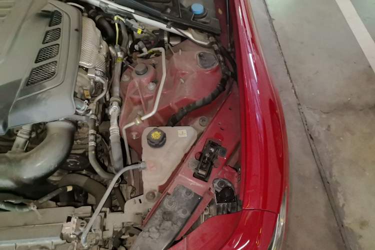 Used Alfa Romeo Giulia 2017 2.0T 200HP Luxury Edition Engine Bay Left