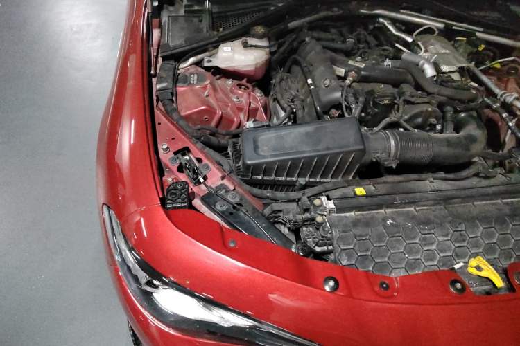 Used Alfa Romeo Giulia 2017 2.0T 280HP Milano Limited Edition Engine Bay Right