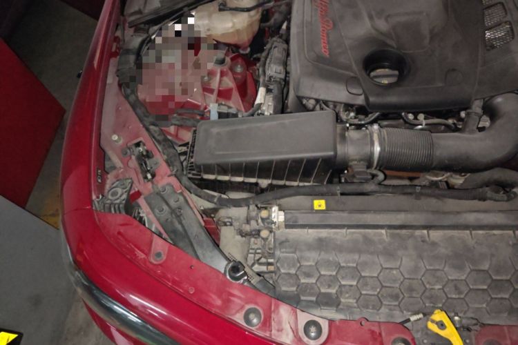 Used Alfa Romeo Giulia 2017 2.0T 200HP Luxury Edition Engine Bay Right