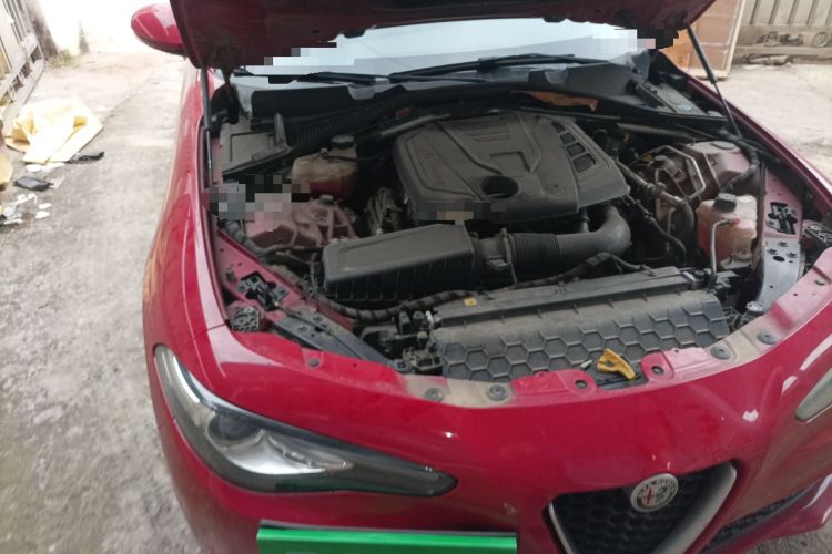 Used Alfa Romeo Giulia 2017 2.0T 280HP Luxury Edition Engine Bay Right
