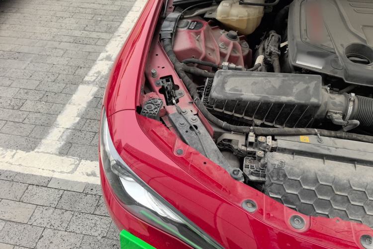 Used Alfa Romeo Giulia 2017 2.0T 200HP Luxury Edition Engine Bay Right