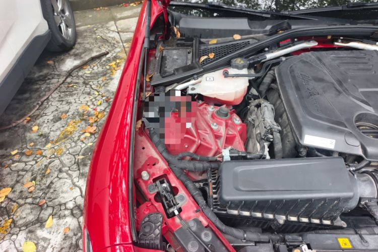 Used Alfa Romeo Giulia 2017 2.0T 200HP Elite Edition Engine Bay Right
