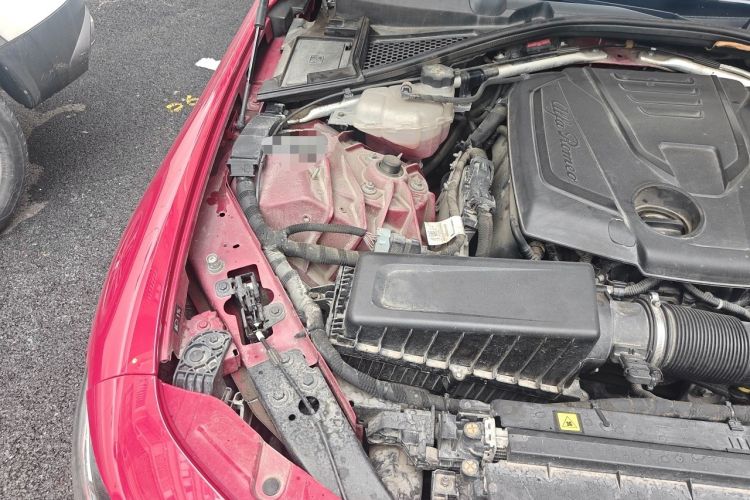 Used Alfa Romeo Giulia 2017 2.0T 200HP Luxury Edition Engine Bay Right