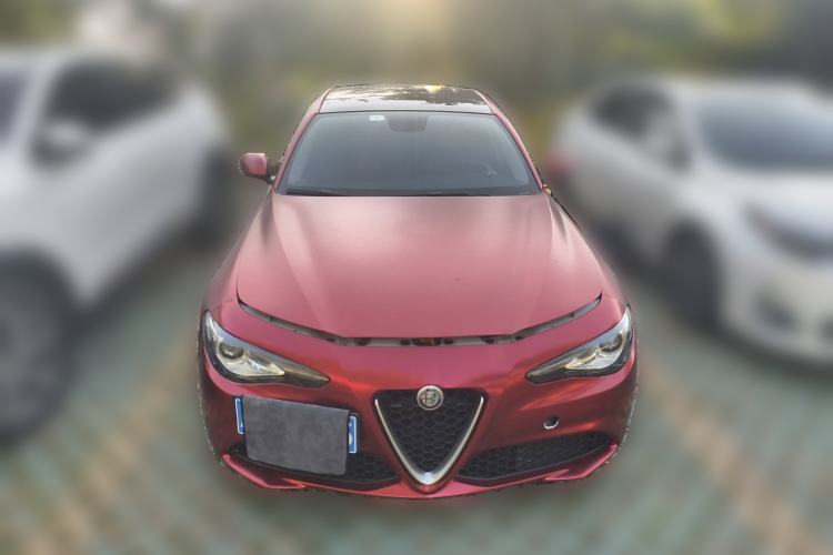 Used Alfa Romeo Giulia 2017 2.0T 200HP Luxury Edition Exterior 1