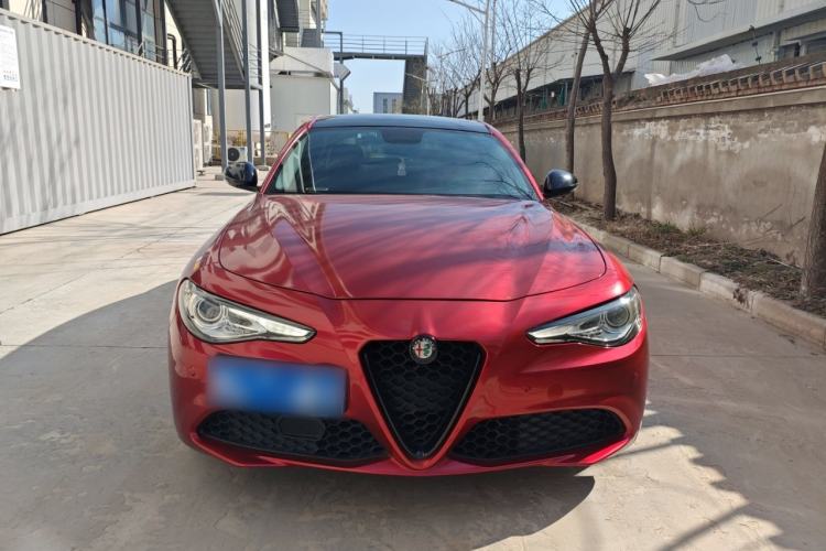 Used Alfa Romeo Giulia 2017 2.0T 280HP Luxury Edition Exterior 1