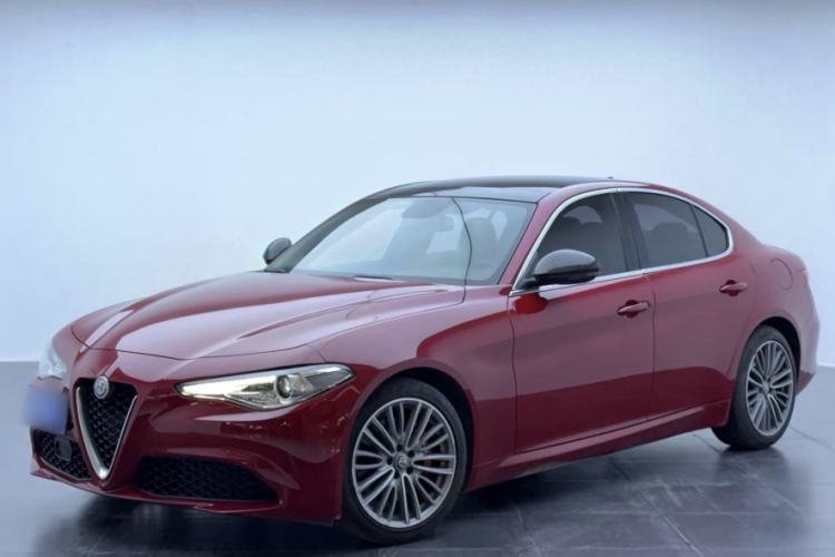 Used Alfa Romeo Giulia 2017 2.0T 280HP Luxury Edition Exterior 10