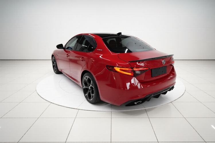 Used Alfa Romeo Giulia 2017 2.0T 200HP Elite Edition Exterior 2
