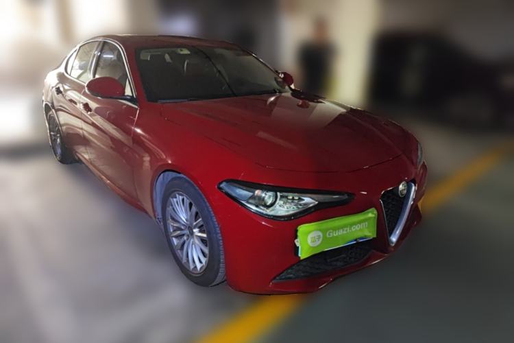 Used Alfa Romeo Giulia 2017 2.0T 200HP Elite Edition Exterior 2