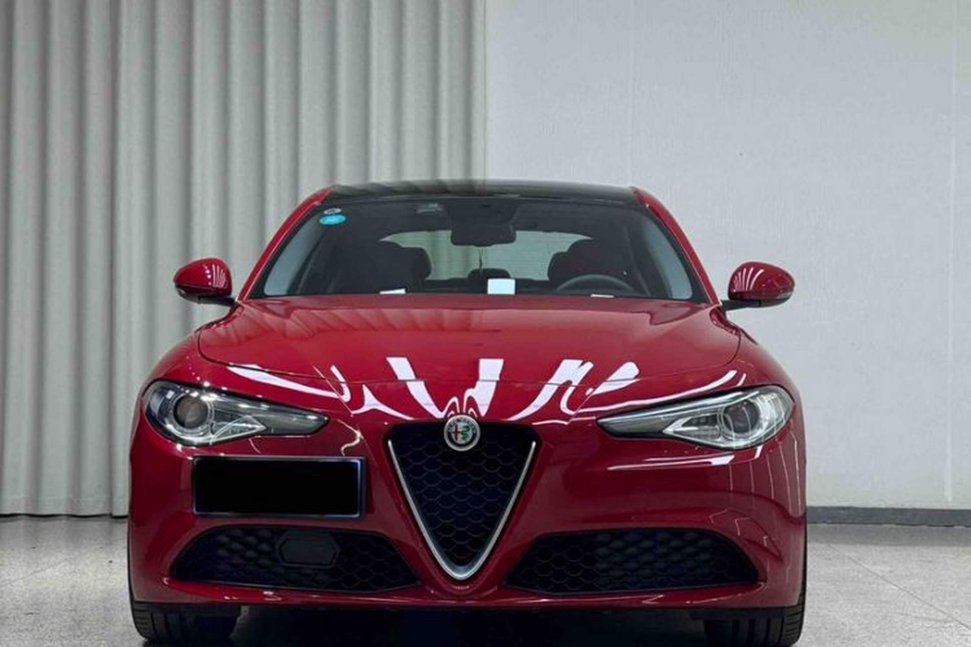 Used Alfa Romeo Giulia 2017 2.0T 280HP Luxury Edition Exterior 3