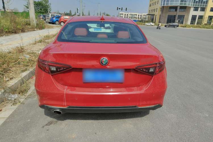 Used Alfa Romeo Giulia 2017 2.0T 200HP Elite Edition Exterior 4