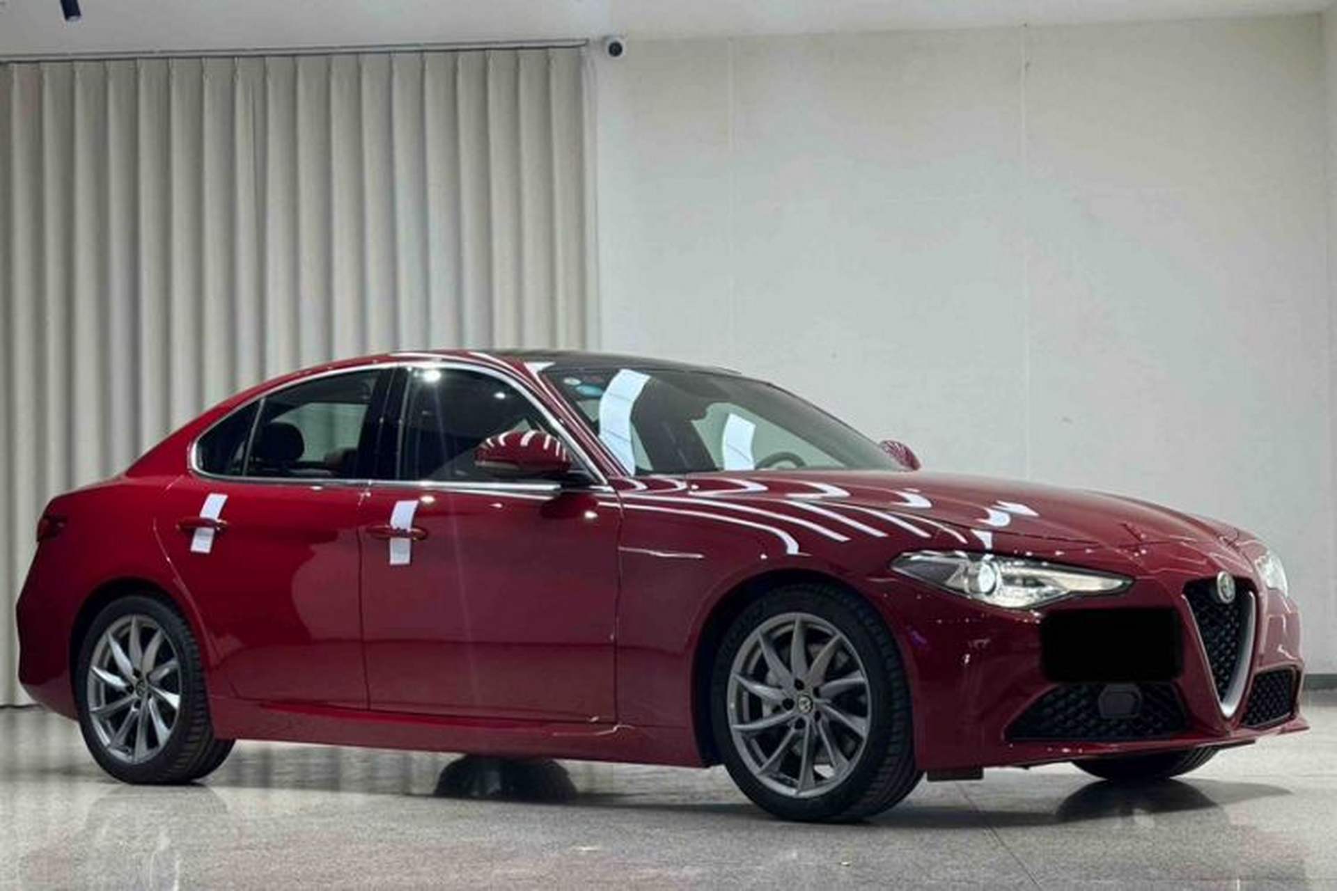 Used Alfa Romeo Giulia 2017 2.0T 280HP Luxury Edition Exterior 4