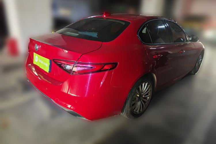 Used Alfa Romeo Giulia 2017 2.0T 200HP Elite Edition Exterior 5