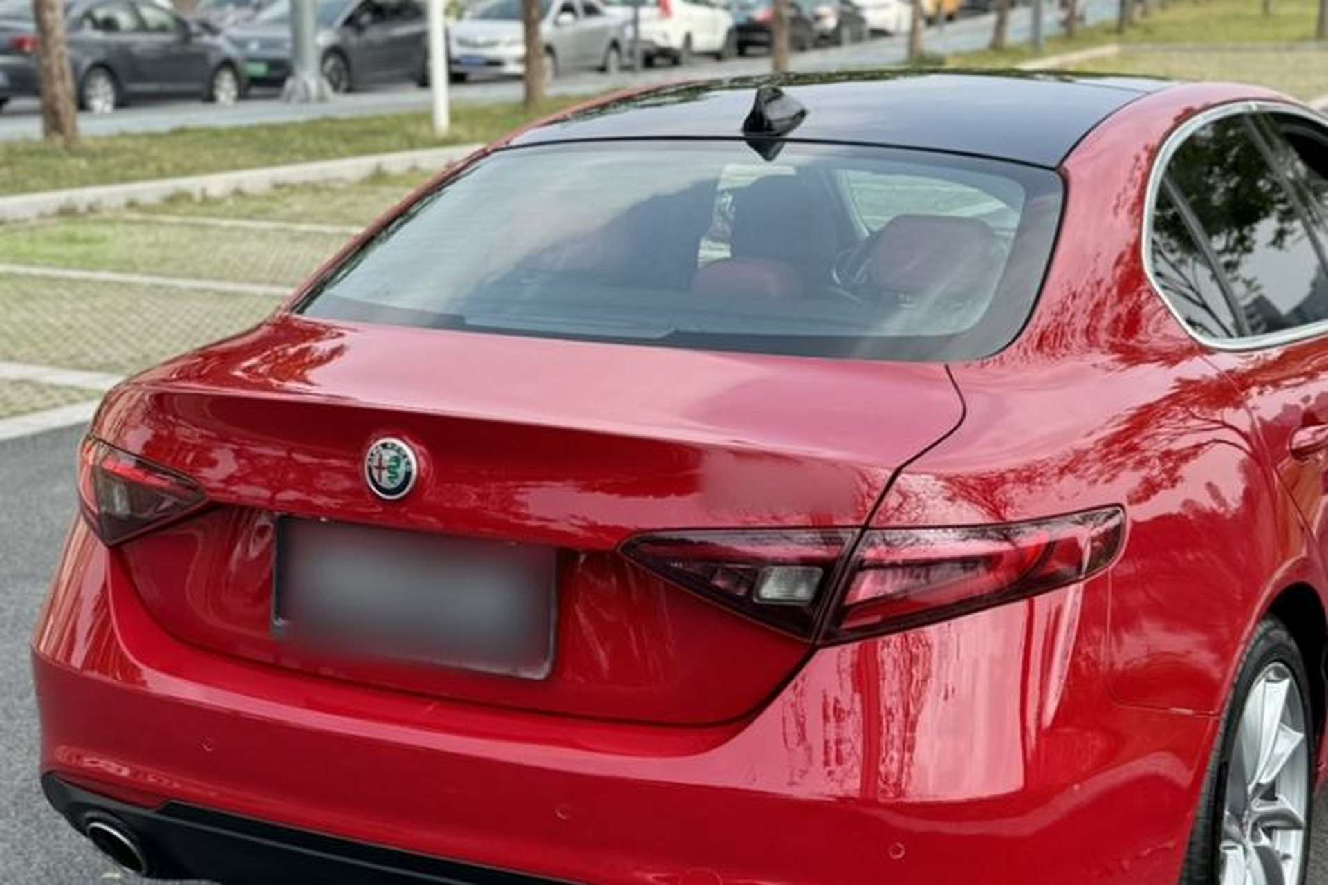 Used Alfa Romeo Giulia 2017 2.0T 280HP Luxury Edition Exterior 5