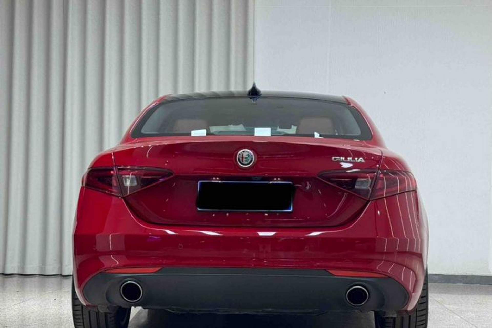 Used Alfa Romeo Giulia 2017 2.0T 280HP Luxury Edition Exterior 5