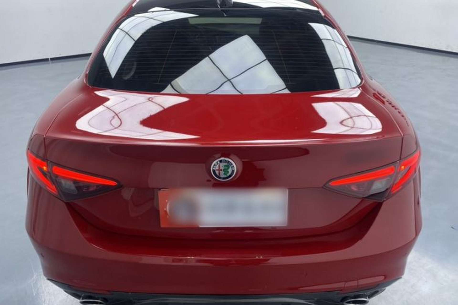 Used Alfa Romeo Giulia 2017 2.0T 280HP Luxury Edition Exterior 5