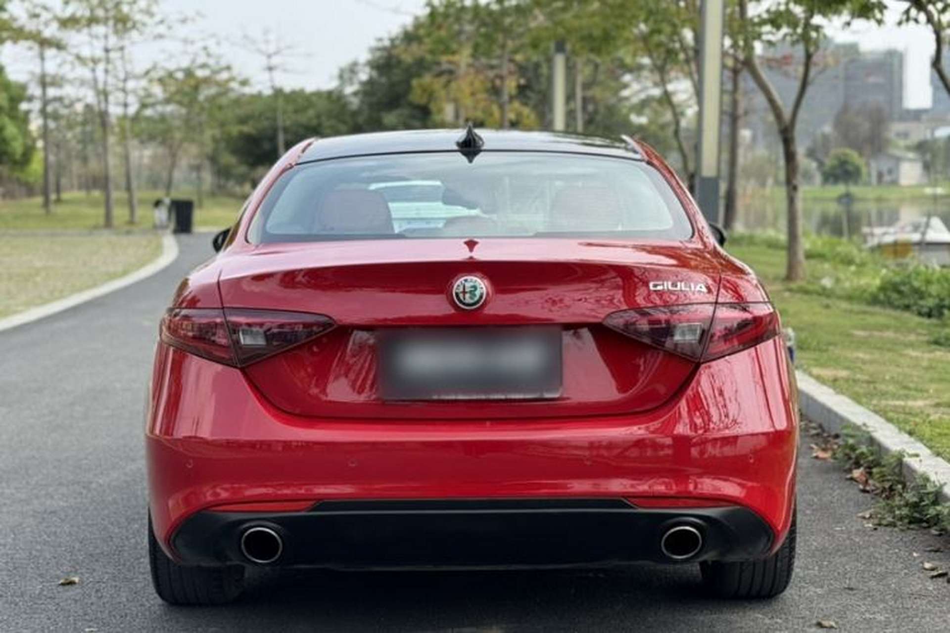 Used Alfa Romeo Giulia 2017 2.0T 280HP Luxury Edition Exterior 7