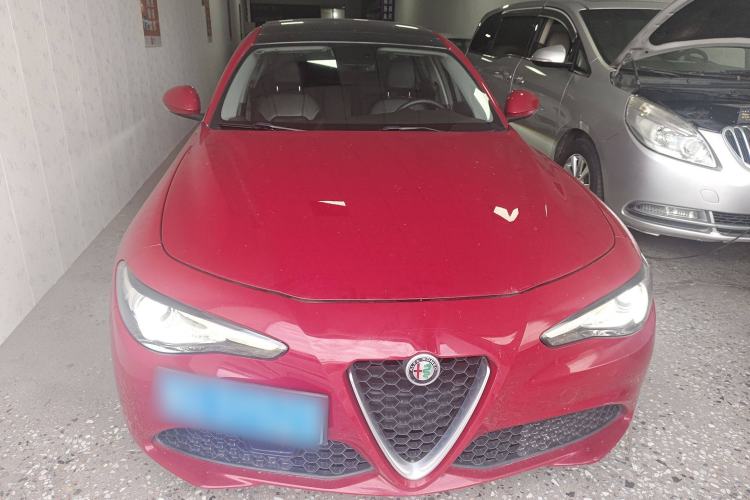 Used Alfa Romeo Giulia 2017 2.0T 200HP Luxury Edition Front