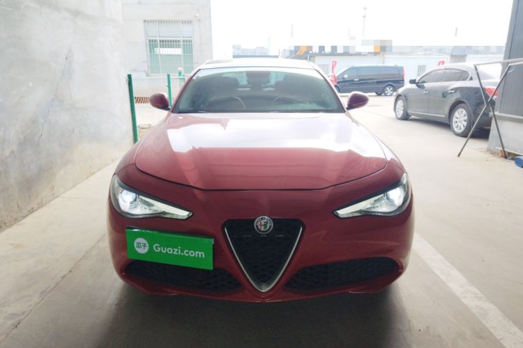 Used Alfa Romeo Giulia 2017 2.0T 200HP Luxury Edition Front