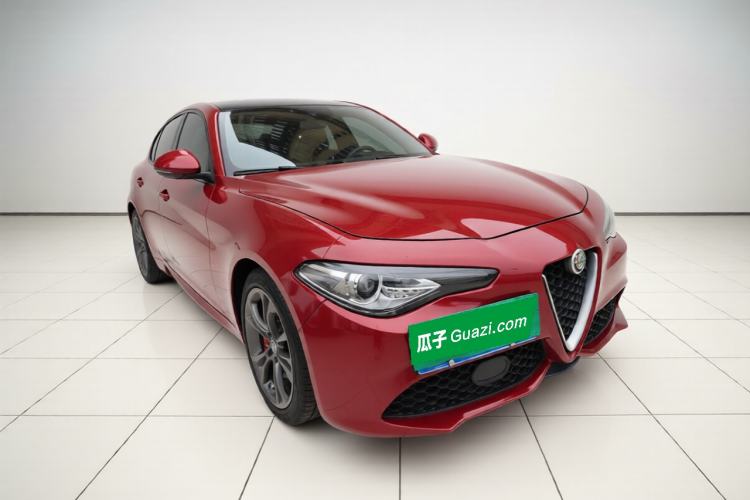 Used Alfa Romeo Giulia 2017 2.0T 280HP Milano Limited Edition Front Right 45 Deg