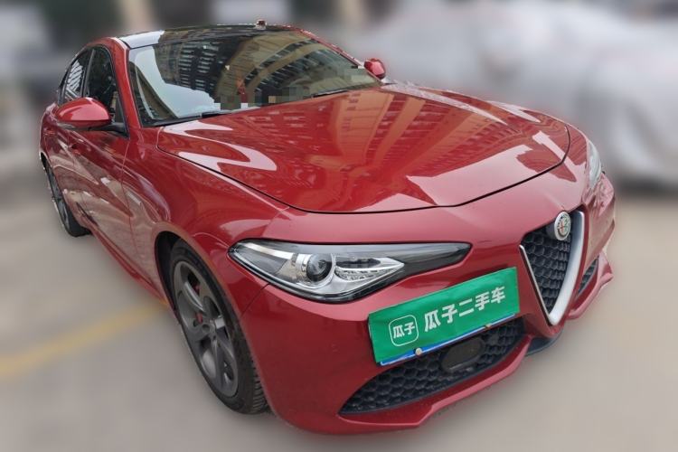 Used Alfa Romeo Giulia 2017 2.0T 280HP Milano Limited Edition Front Right 45 Deg