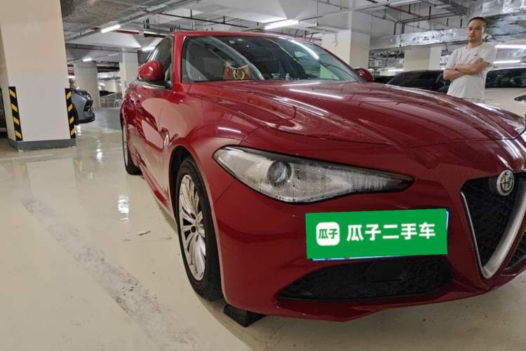 Used Alfa Romeo Giulia 2017 2.0T 200HP Elite Edition Front Right 45 Deg