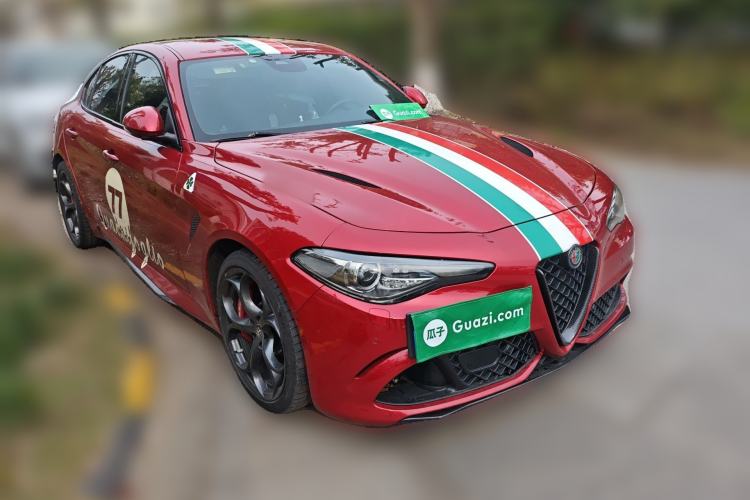 Used Alfa Romeo Giulia 2017 2.9T 510HP Four-Leaf Clover Edition Front Right 45 Deg