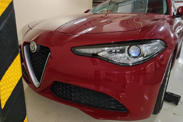 Used Alfa Romeo Giulia 2017 2.0T 200HP Elite Edition Front