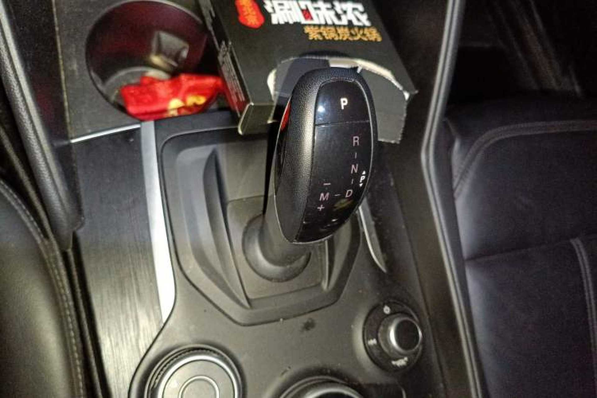 Used Alfa Romeo Giulia 2017 2.0T 280HP Luxury Edition Gear Lever