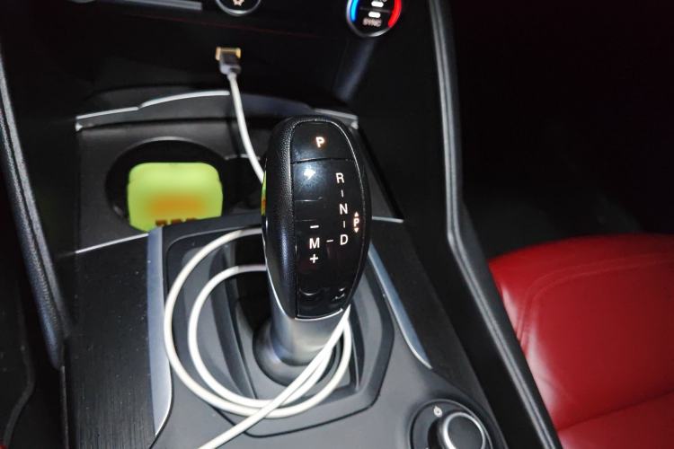 Used Alfa Romeo Giulia 2017 2.0T 200HP Elite Edition Gear Lever