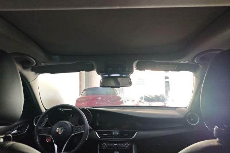 Used Alfa Romeo Giulia 2017 2.0T 280HP Luxury Edition Headliner