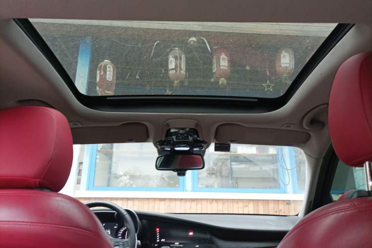 Used Alfa Romeo Giulia 2017 2.0T 280HP Luxury Edition Headliner