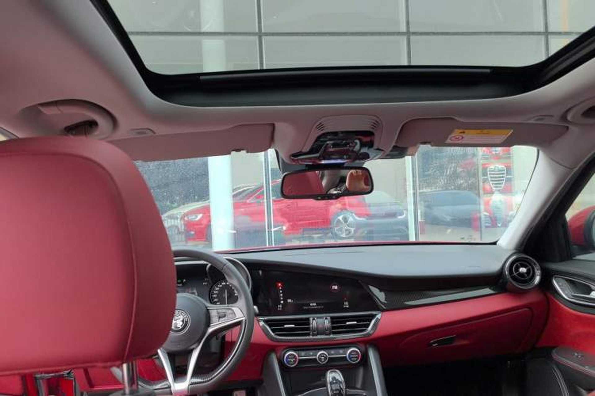 Used Alfa Romeo Giulia 2017 2.0T 200HP Luxury Edition Headliner