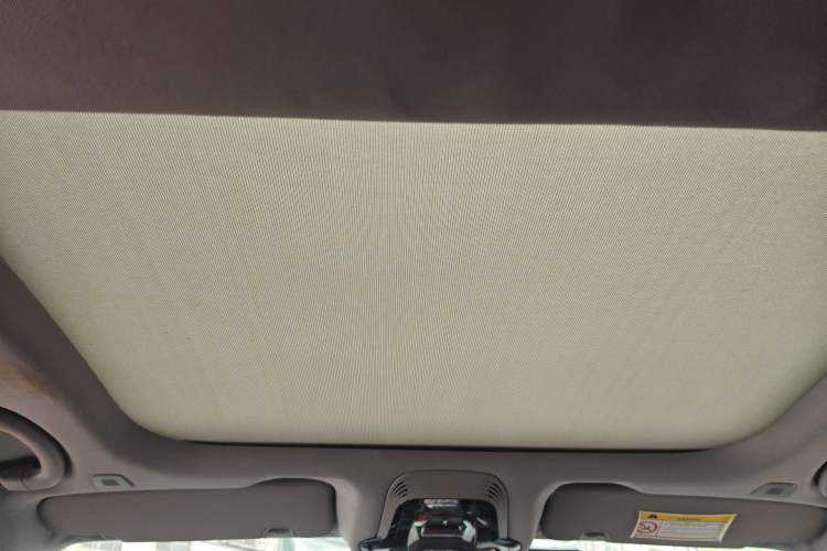 Used Alfa Romeo Giulia 2017 2.0T 200HP Luxury Edition Headliner