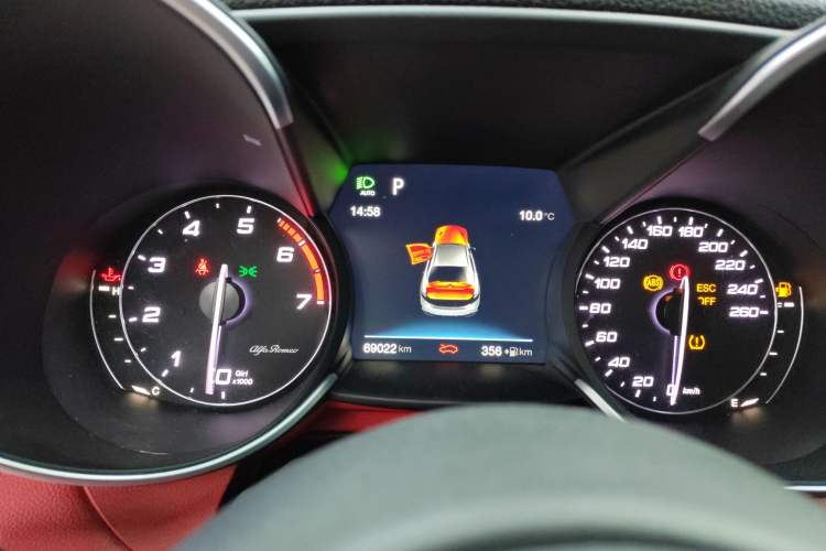 Used Alfa Romeo Giulia 2017 2.0T 200HP Luxury Edition Instrument Cluster