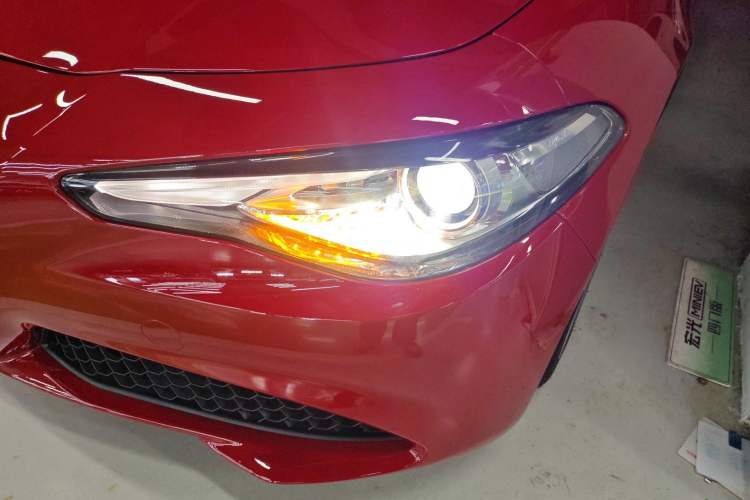 Used Alfa Romeo Giulia 2017 2.0T 200HP Luxury Edition Left Front Headlight