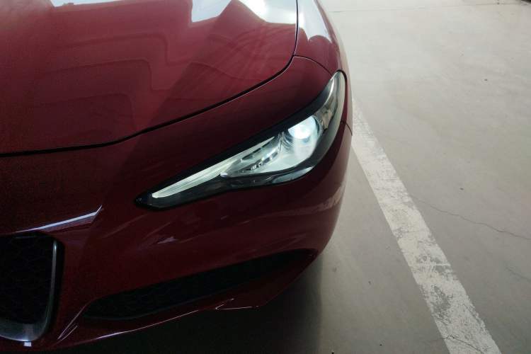 Used Alfa Romeo Giulia 2017 2.0T 200HP Luxury Edition Left Front Headlight