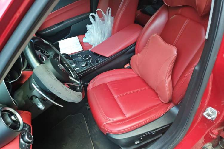 Used Alfa Romeo Giulia 2017 2.0T 200HP Elite Edition Left Front Seat