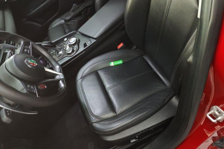 Used Alfa Romeo Giulia 2017 2.0T 280HP Luxury Edition Left Front Seat
