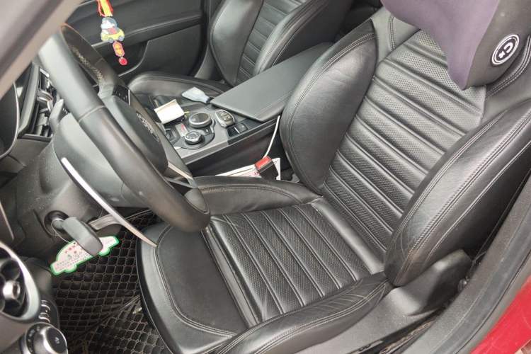 Used Alfa Romeo Giulia 2017 2.0T 280HP Milano Limited Edition Left Front Seat