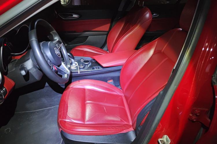 Used Alfa Romeo Giulia 2017 2.0T 200HP Elite Edition Left Front Seat