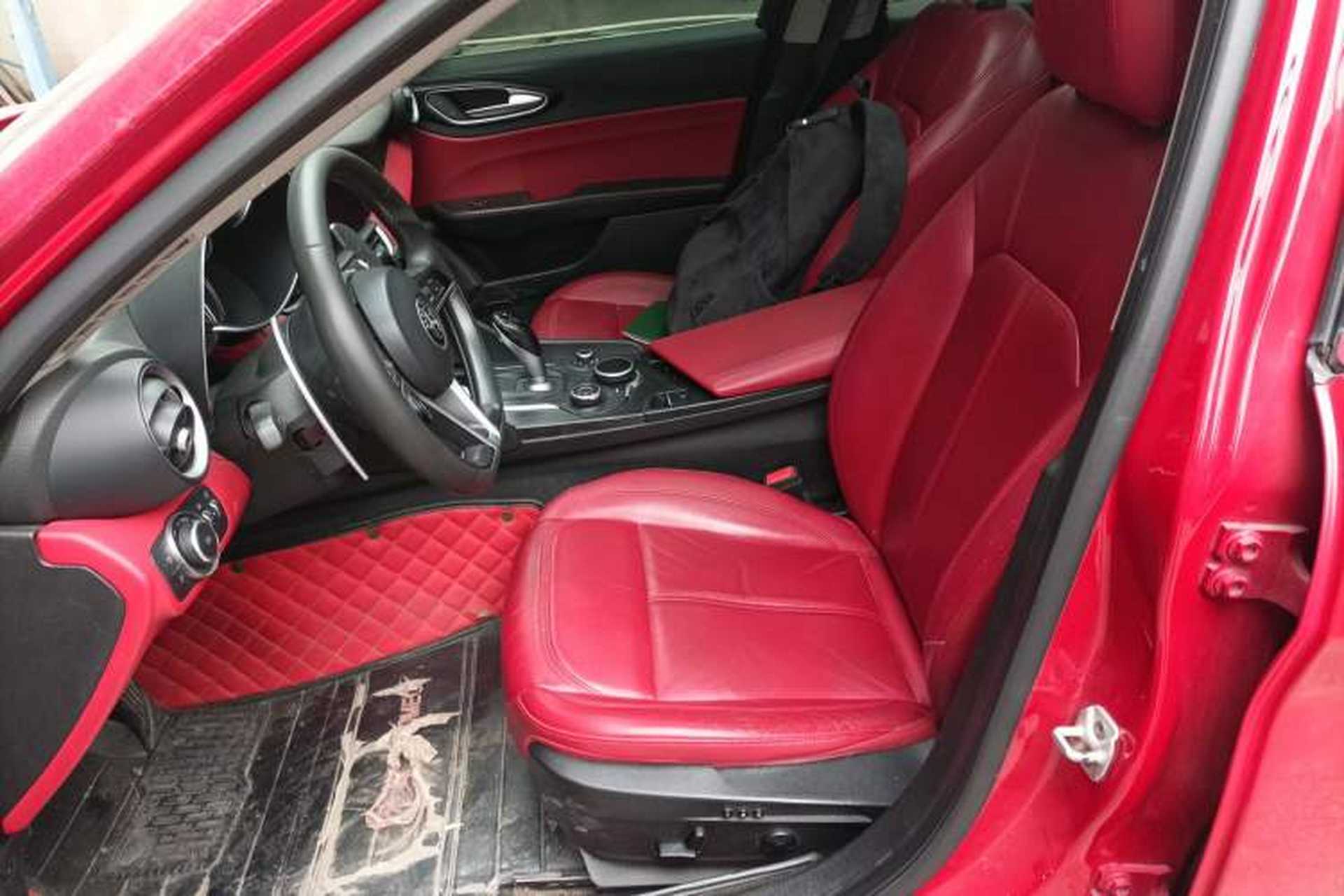 Used Alfa Romeo Giulia 2017 2.0T 280HP Luxury Edition Left Front Seat