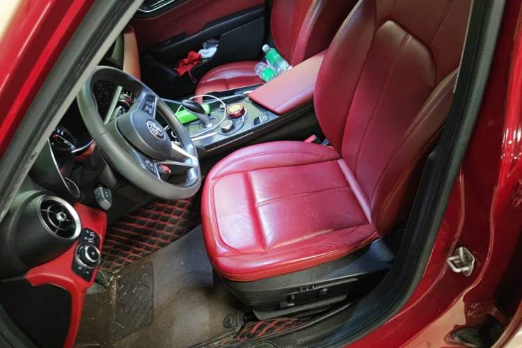 Used Alfa Romeo Giulia 2017 2.0T 200HP Elite Edition Left Front Seat