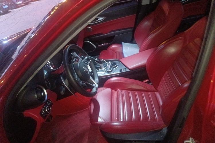 Used Alfa Romeo Giulia 2017 2.0T 280HP Milano Limited Edition Left Front Seat