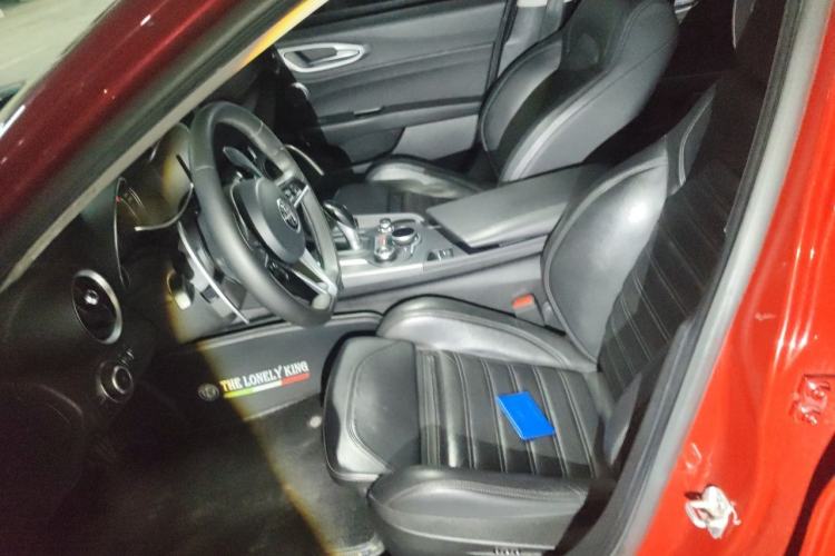 Used Alfa Romeo Giulia 2017 2.0T 280HP Milano Limited Edition Left Front Seat